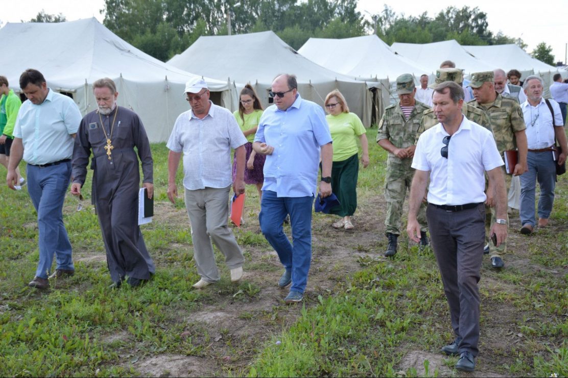 На территории палаточного городка в Дивееве созданы все условия для проживания гостей