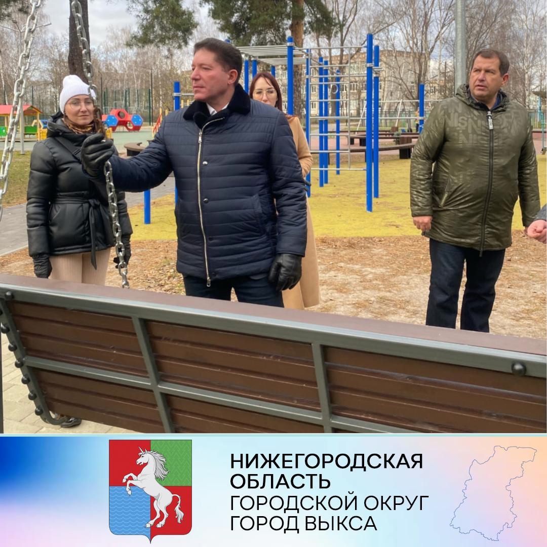 Александр Барыков и Дмитрий Махров осмотрели новые общественные  пространства в Выксе • Свежая Газета