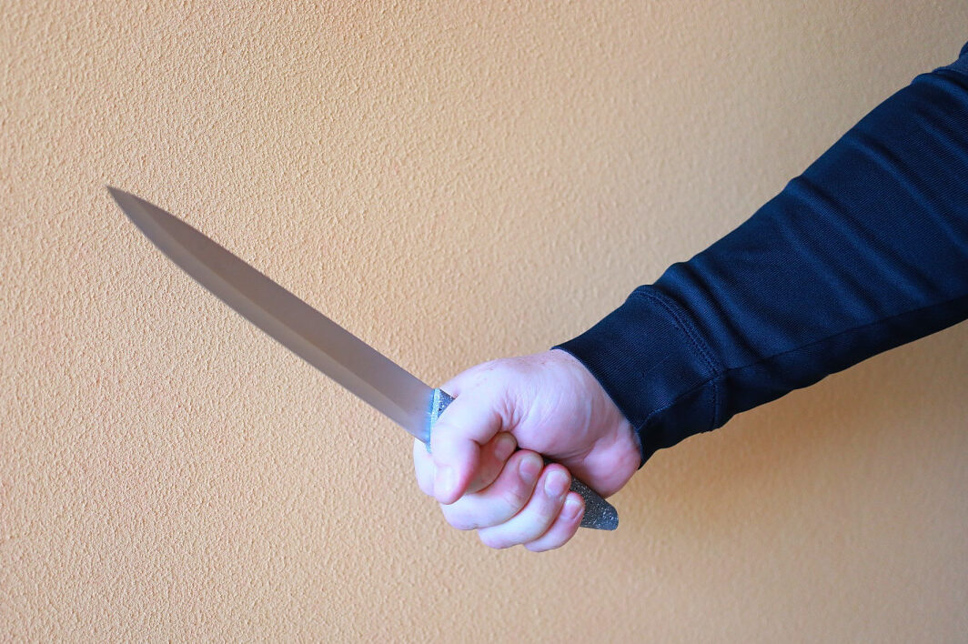 Жителя Выксы осудили за  нападение с ножом на подростка в супермаркете